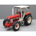 Tracteur IH 844