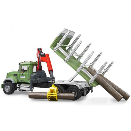 Camion transport de bois Mack avec grue