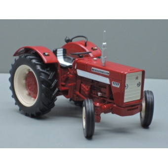 Tracteur IH 523