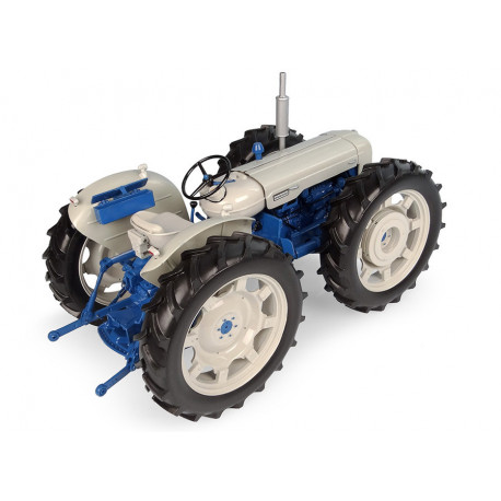 Tracteur Ford County Super 4 - Universal Hobbies
