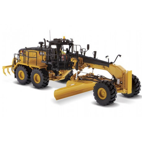 Niveleuse Caterpillar 18M3 avec figurine