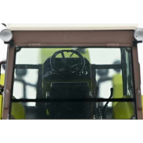 Tracteur Fortschritt ZT 323 avec 3 figurines - Schuco 7826