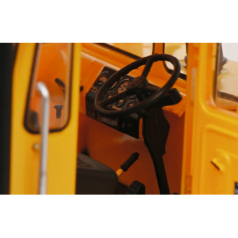 Tracteur Kirovets K700 avec figurines - Schuco 7846