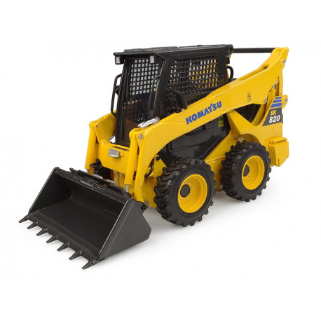 Chargeuse compacte Komatsu SK820 avec accessoires - Universal Hobbies UH8177