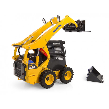 Chargeuse compacte Komatsu SK820 avec accessoires - Universal Hobbies UH8177