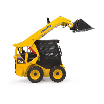 Chargeuse compacte Komatsu SK820 avec accessoires - Universal Hobbies UH8177