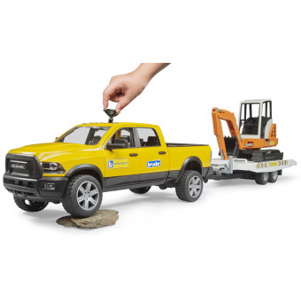 Pick-up RAM Rental Service avec mini-pelle - Bruder 02546