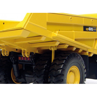 Tombereaun Komatsu HD 605 - Universal Hobbies
