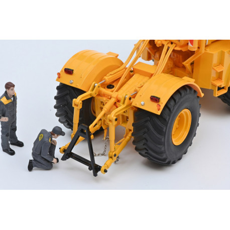 Tracteur Kirovets K700 avec figurines - Schuco 7846