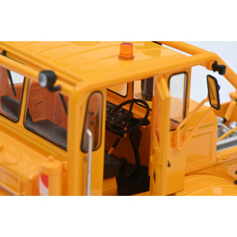 Tracteur Kirovets K700 avec figurines - Schuco 7846