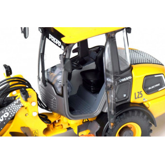 Chargeuse sur pneus compacte Volvo L25 électrique - AT-Collections